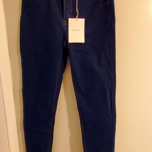 Kancan size 27 Dark Wash Skinny Jean